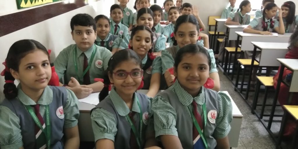 शेरॉन स्कूल में हिंदी काव्य स्पर्धा का आयोजन